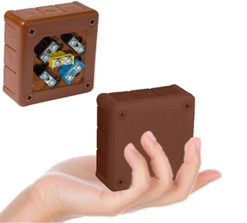 Puszka Natynkowa Hermetyczna 12-wlotowa z Zaciskami 118x118x45 mm Brązowa